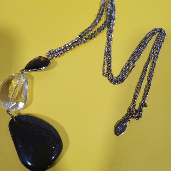 Elegant Silver and Navy Blue Pendant Necklace NWOT - Picture 2 of 7